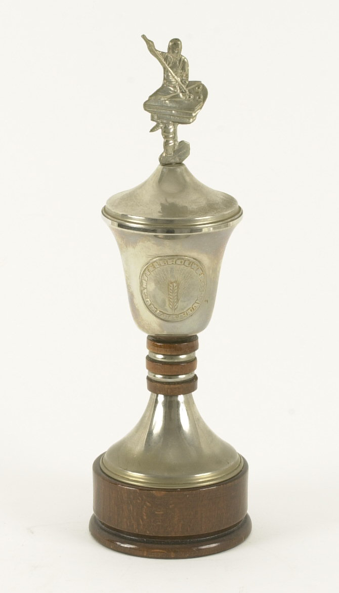 Billiards trophy, handed out to or by the Amstel brewery, 1910-1940