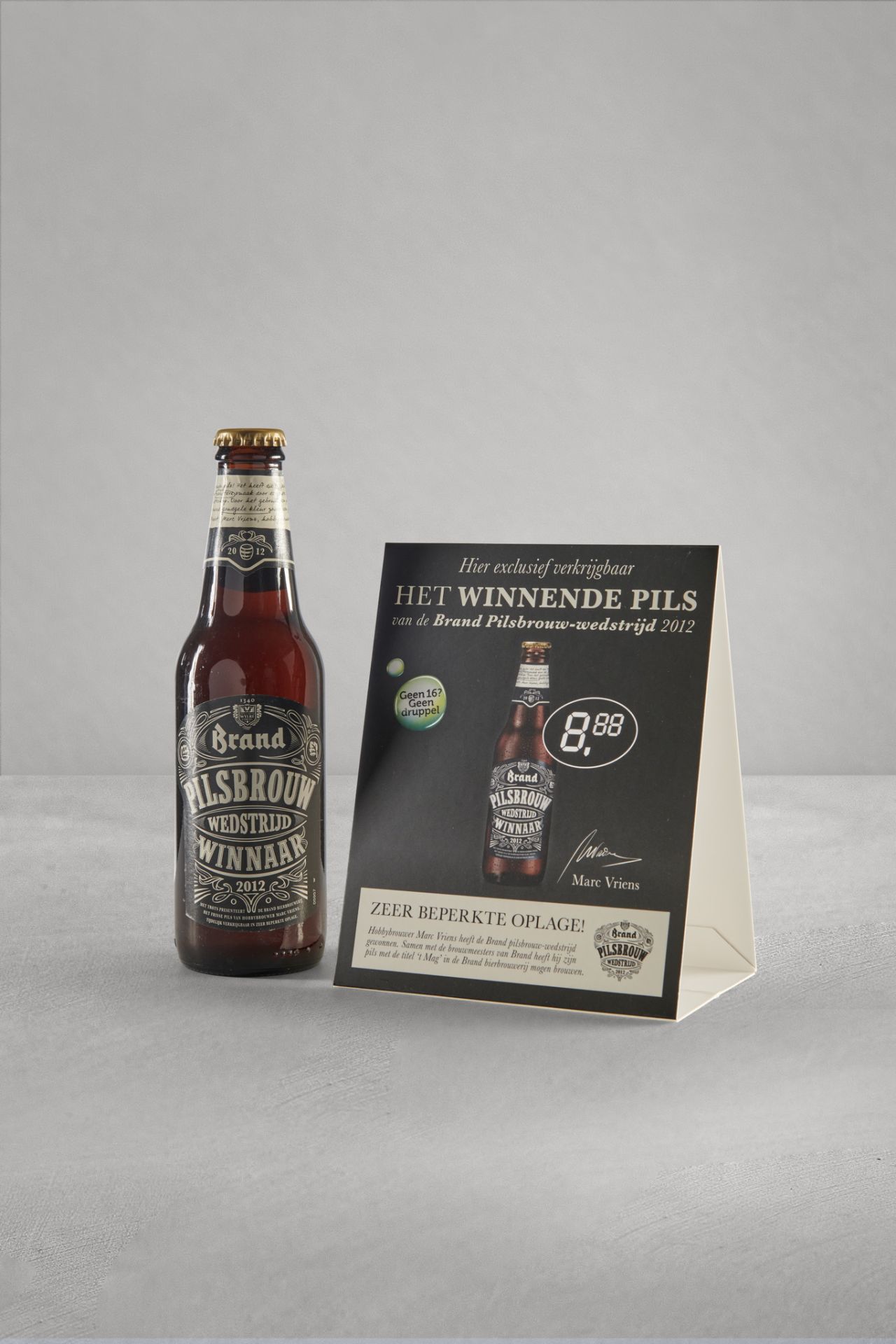 211208_Table tent Brand Pilsbrouw_grijs.jpg