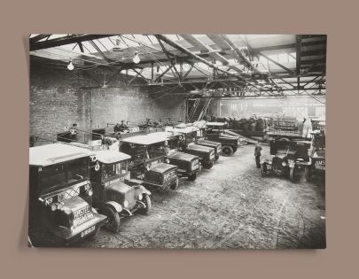 211208_Vrachtauto's van de Amstel�brouwerij1929_bruin roze.jpg